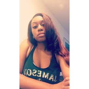 Meet your Posher, Alexis